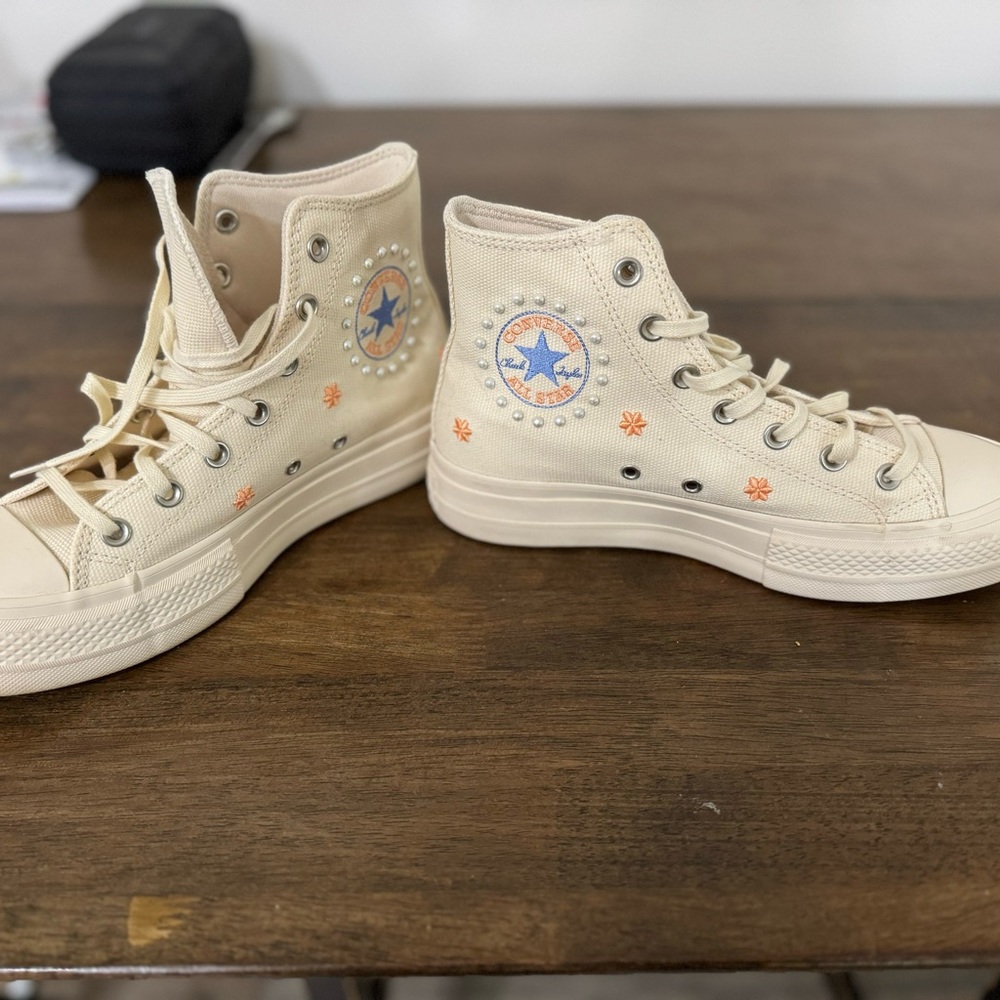 High Top Platform Floral Converse